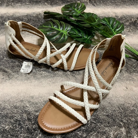 American Eagle By Payless Shoes - NEW❤️Adorable White Sandals❤️